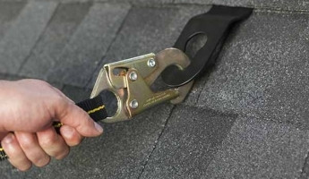 Guardian Fall Protection: HitchClip Pull Test
